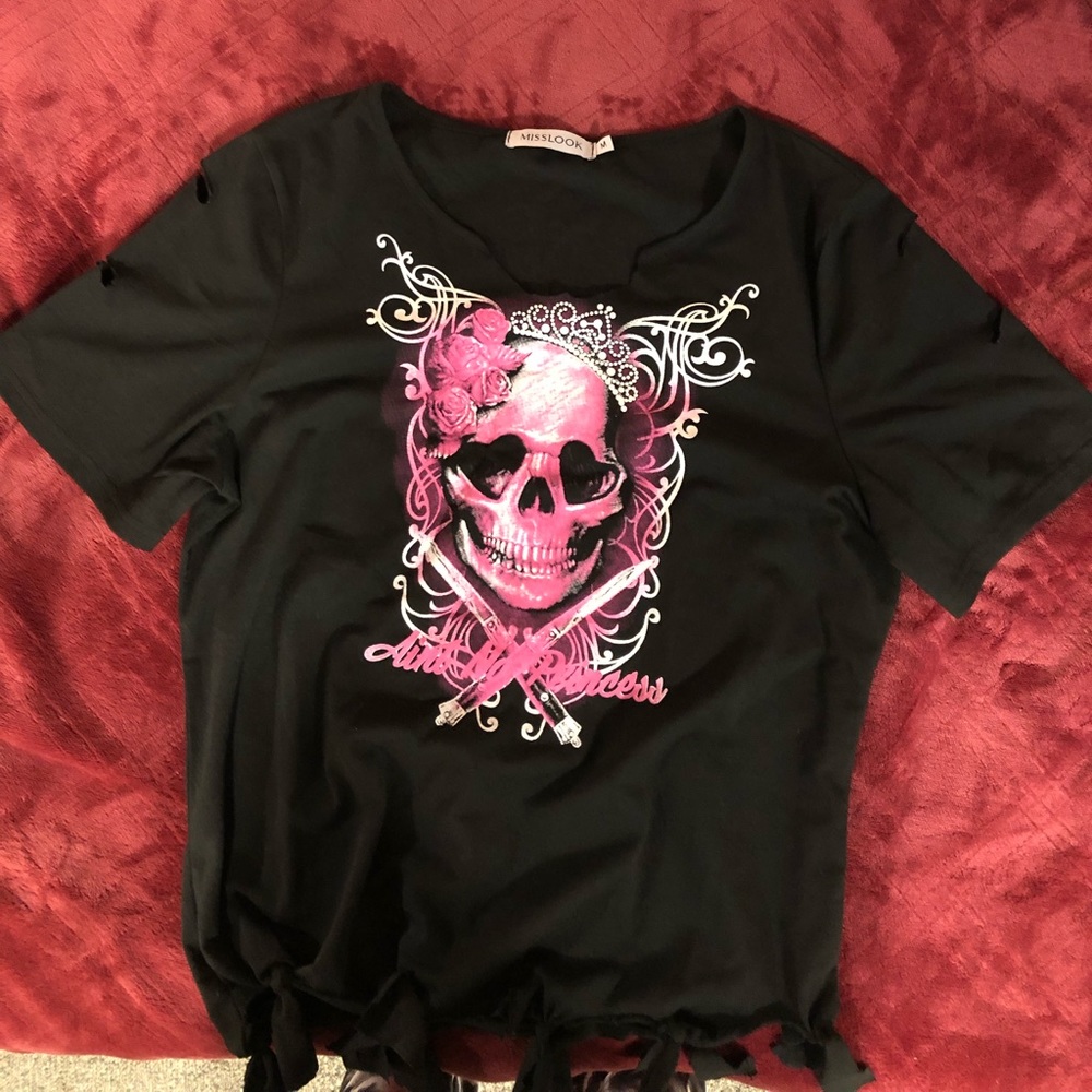 Miss Look distressed tshirt